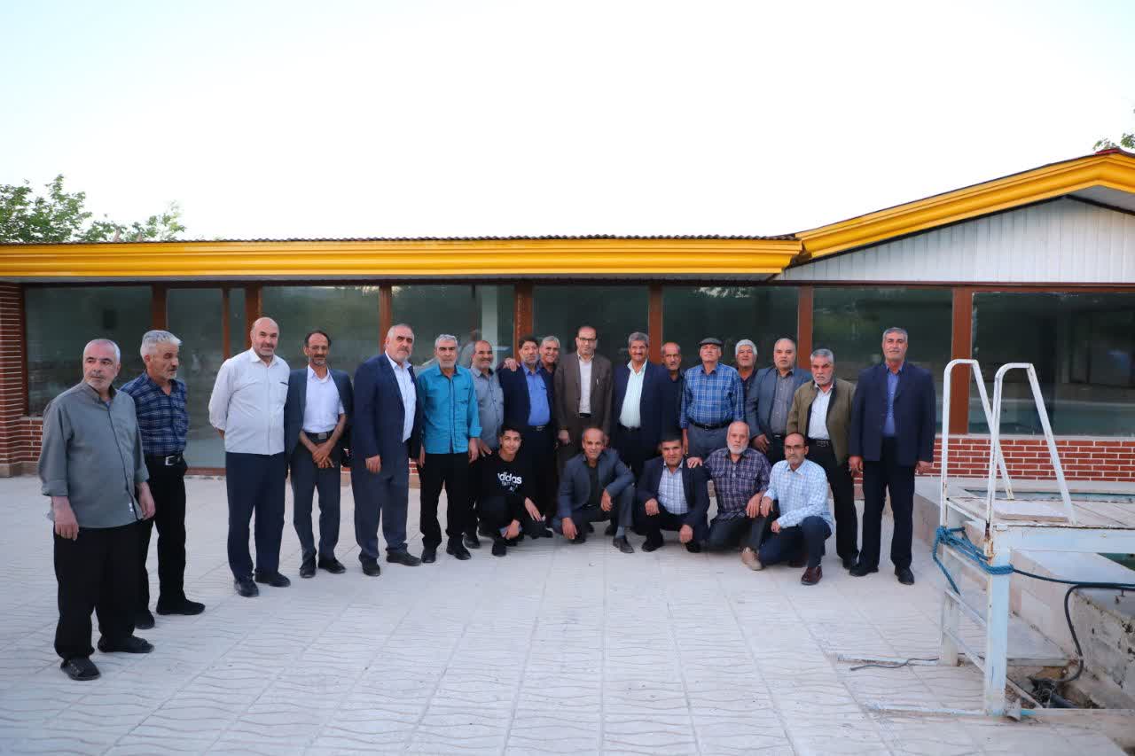 دیدار صمیمی جمعی از آزادگان هشت سال دفاع مقدس با مدیرکل بنیاد مرکزی